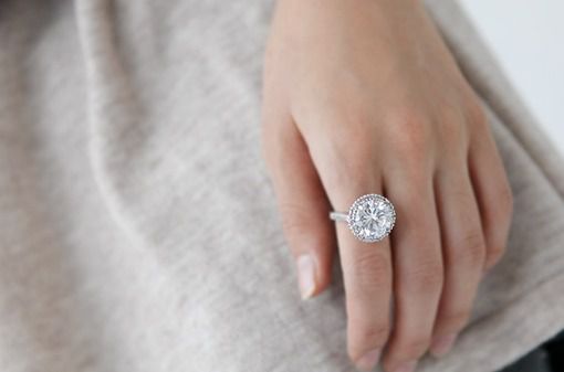 结婚钻石戒指唯美图片