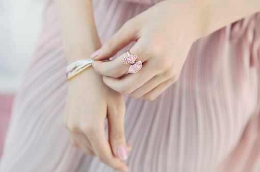 结婚钻石戒指唯美图片