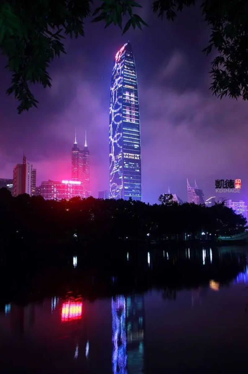夜晚的高楼大厦图片欣赏 晚上的高楼大厦的风景