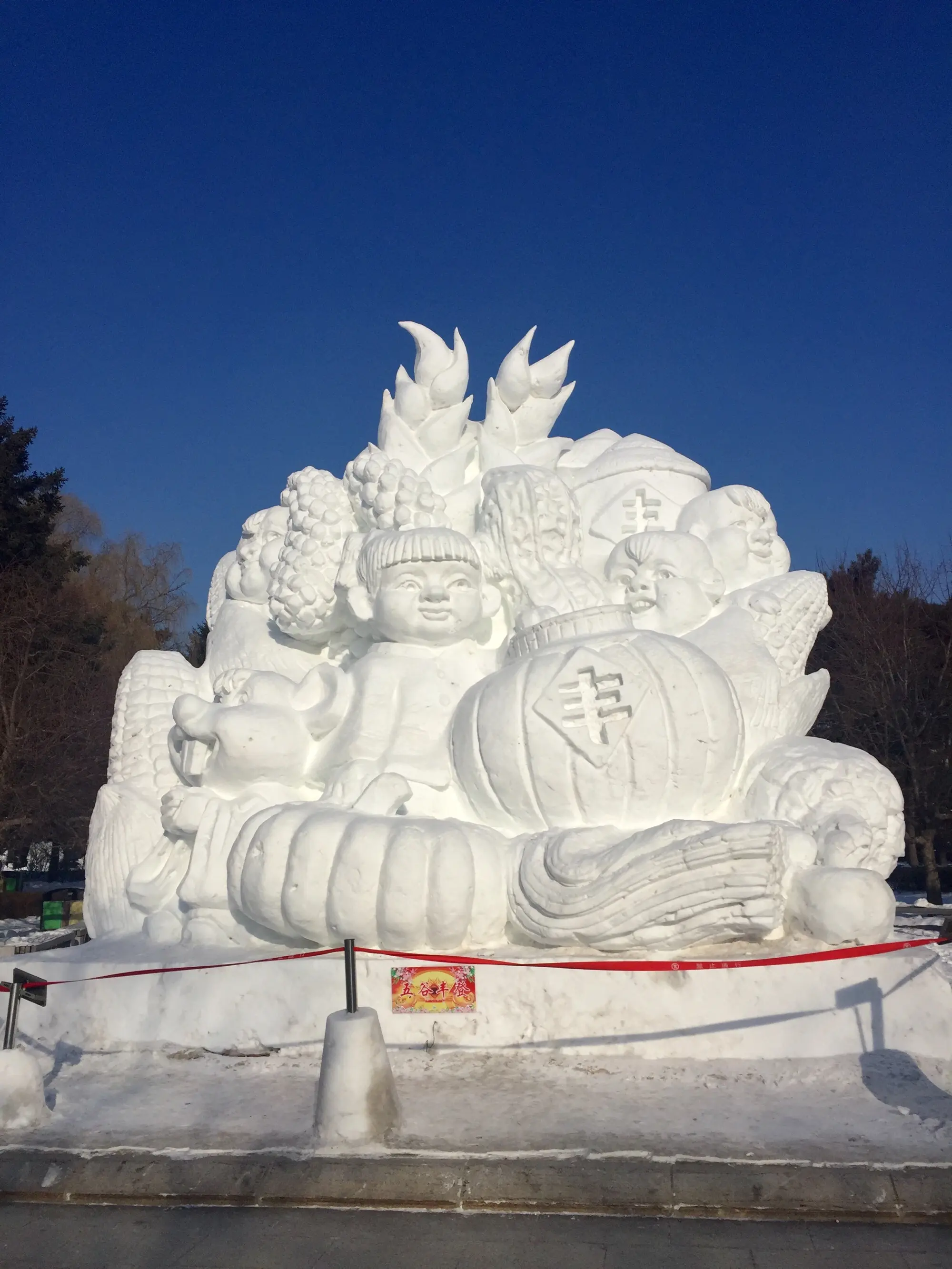 好看又简单的冰雕雪雕图片 2023哈尔滨冰雕雪雕大