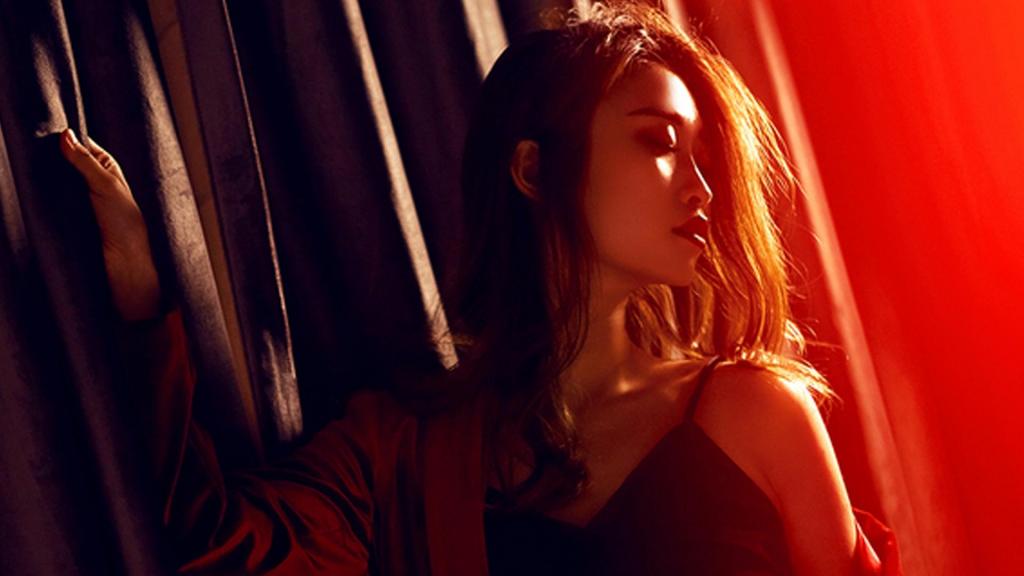 清凉性感造型伤感美女高清写真图片