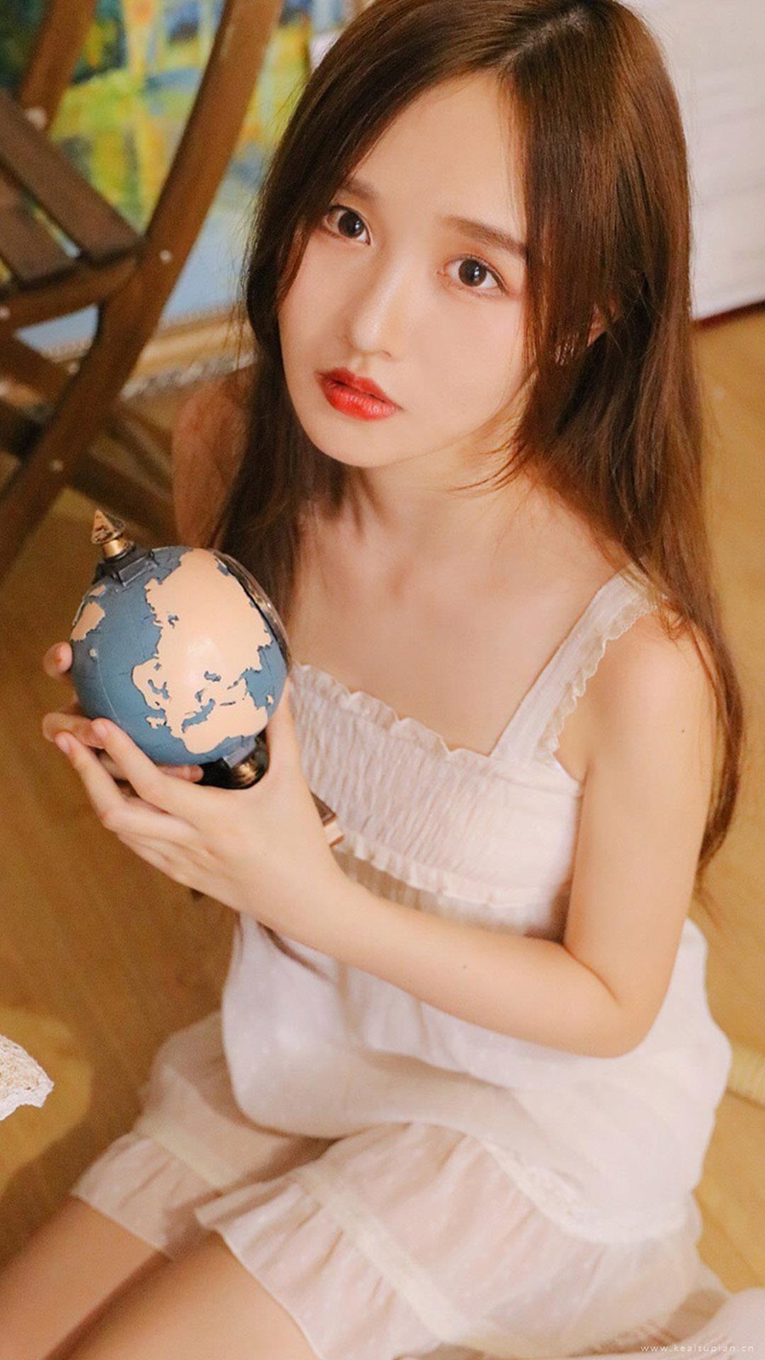 性感长发美女诱人私房写真图片