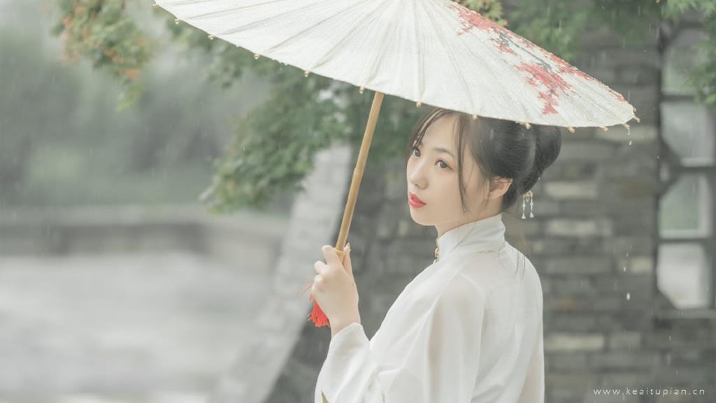 唯美古装少女红唇欲滴唯美写真图片大全