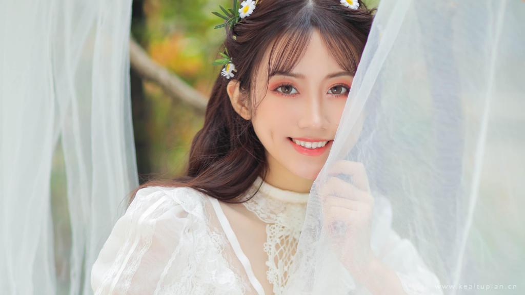 清新唯美的森系迷人女生写真图片桌面壁纸