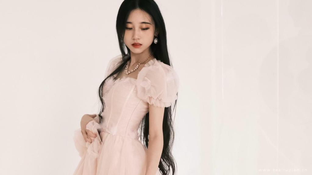 唯美的气质美女高清私房写真桌面壁纸图片