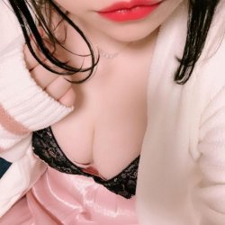 性感美女hotaruhikarukoro深V美胸特写图片下载