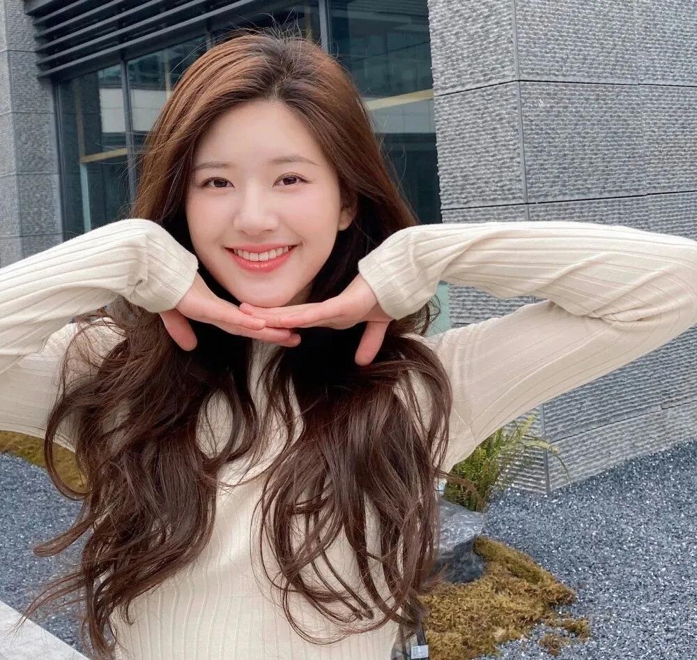 甜美女孩赵露思元气可爱头像图片